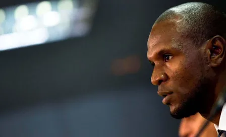 Barcelona podría destituir a Eric Abidal por polémica con Messi