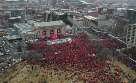 VIDEO: Se registra persecución policíaca en desfile de Chiefs