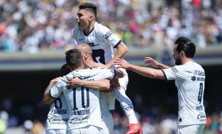 Pumas aplastó al Atlético de San Luis y sigue en lo alto de la tabla