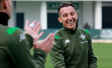 Andrés Guardado volvió a entrenar con Betis y jugaría vs Leganés