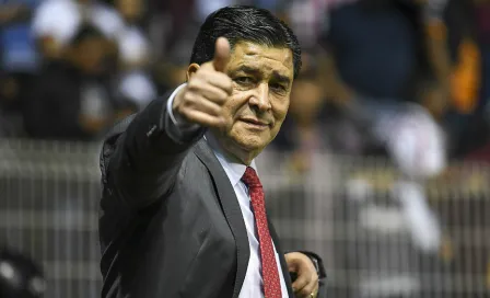 Luis Fernando Tena, sin riesgo de salir de Chivas