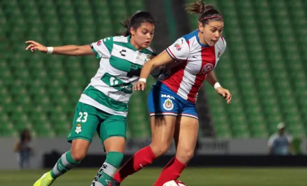 Chivas Femenil se aferró a zona de Liguilla tras empate ante Santos