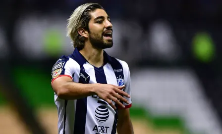 Rodolfo Pizarro llamó 'deforme' a un aficionado en Twitter