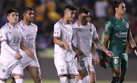  Chivas: Tena sacudió su once inicial para enfrentar a Cruz Azul 