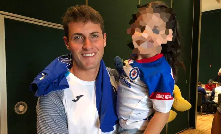 Chaquito Giménez cumplió el sueño de una niña previo al Cruz Azul vs Chivas