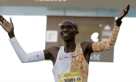 Joshua Cheptegei rompió récord mundial de 5 kilómetros con tiempo de 12:51