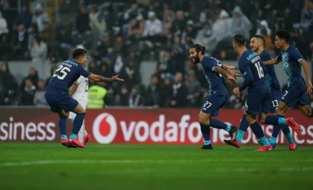 Porto derrotó al Vitória Guimaraes y ya le pisa los talones al Benfica