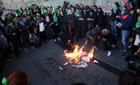 Feministas protestaron en Palacio Nacional por homicidios de Ingrid y Fátima