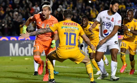 Gol dramático de Nahuel Guzmán dio pase a Tigres a Cuartos de Concachampions