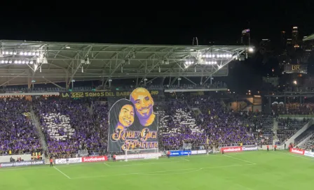 Afición homenajeó a Kobe y Gigi Bryant en el LAFC vs León