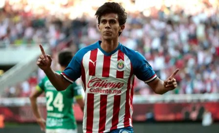 Chivas venció a León en el Akron y regresó a zona de Liguilla