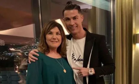  Madre de Cristiano Ronaldo, hospitalizada tras un derrame cerebral 