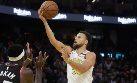 Stephen Curry volvió a la duela con Warriors en derrota ante Raptors 