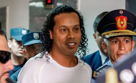 Ronaldinho fue arrestado en Paraguay por falsificación de pasaporte