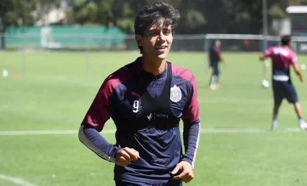 JJ Macías no rompió la dieta en convivio de Chivas