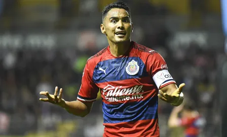 Chivas: Chofis López y José Juan Vázquez, baja del Rebaño por influenza