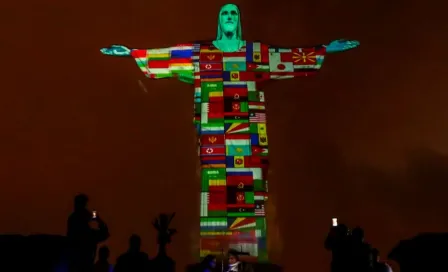 Cristo Redentor, iluminado con banderas de países afectados por coronavirus