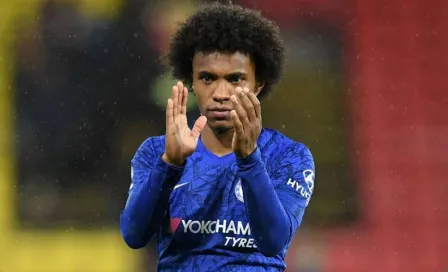 Willian, dispuesto a jugar con Chelsea sin contrato si la Premier se alarga