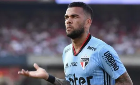 Dani Alves criticó la postura de Jair Bolsonaro ante el coronavirus