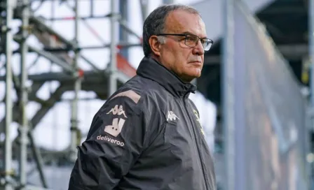 Marcelo Bielsa y jugadores de Leeds aplazaron su sueldos para ayudar al club