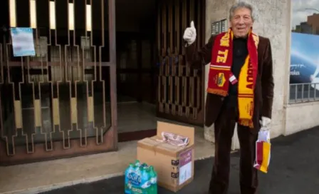 AS Roma apoyó a sus abonados de la tercera edad con medicinas y despensas