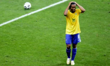 Ronaldinho perdió partido de futbol-tenis contra un ladrón y un asesino