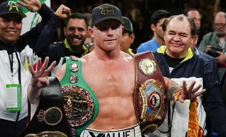 Canelo a afectados por COVID-19: 'No se rindan; luchen y vendrán cosas mejores'