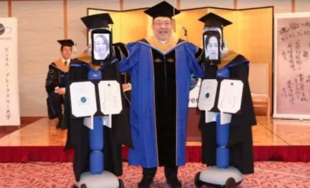 Robots remplazaron a estudiantes en ceremonia de graduación en universidad de Japón