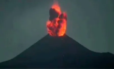 VIDEO: Entró en erupción el volcán Krakatoa en Indonesia