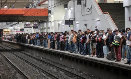 Metro Pantitlán lució lleno a pesar de la campaña de Sana Distancia