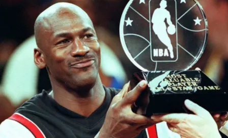 Fortuna de Michael Jordan, valorada en mil 900 millones de dólares