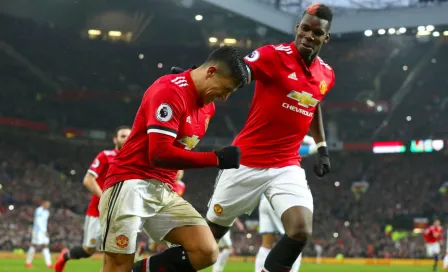 Manchester United habría puesto en venta a Alexis Sánchez y Pogba para financiarse 