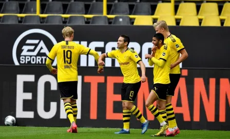 Borussia Dortmund goleó al Schalke 04 en el regreso de la Bundesliga