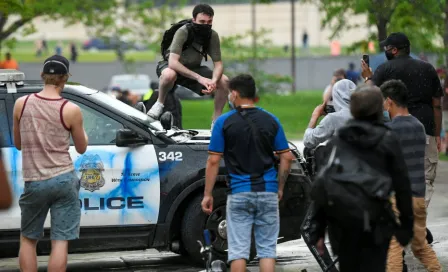 VIDEO: Policías fueron despedidos por asfixiar a un afroamericano durante arresto