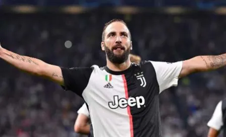 Raúl Jiménez: Higuaín podría ser su compañero en el Wolverhampton 