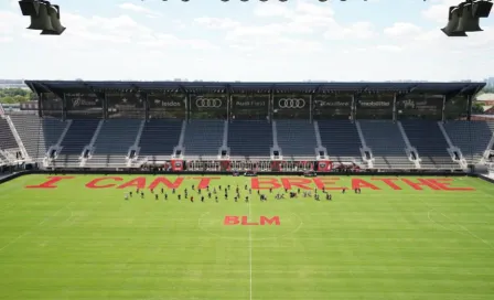 Jugadores del DC United pintaron su cancha en honor a George Floyd