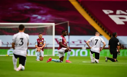 Aston Villa vs Sheffield: Jugadores y árbitro se hincaron por lucha vs racismo