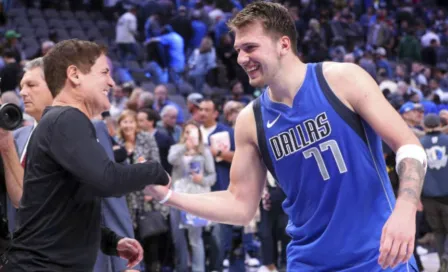 Mark Cuban, dueño de Dallas Mavericks, dispuesto a arrodillarse con sus jugadores