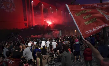 Liverpool: Así festejaron los aficionados Reds tras el título