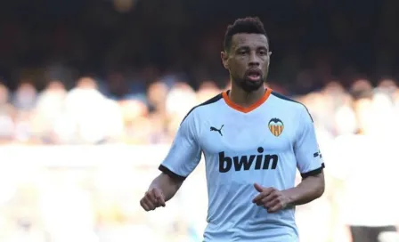 LaLiga: Coquelin tomó del cuello a un médico del Valencia por un mal diagnostico