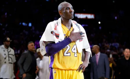 Kobe Bryant: Pareja de jardineros le dedicó espectacular homenaje sobre pasto