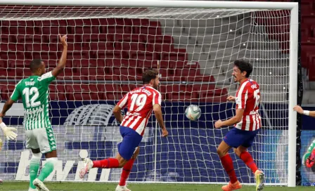 Guardado: En duelo de mexicanos el Atlético de Madrid derrotó al Betis