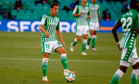 Andrés Guardado: Fuera de convocatoria del Betis vs Alavés por lesión