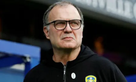 Video: Marcelo Bielsa fue felicitado por sus vecinos por el ascenso del Leeds a Premier League