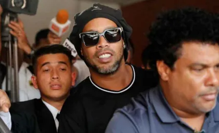 Ronaldinho: Dinho y su hermano, señalados de hacer 'fiestas' durante arresto domiciliario