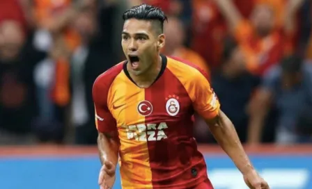 Falcao: Seguirá en Galatasaray tras aceptar reducción salarial