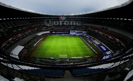  Estadio Azteca: Áreas y tiros de esquina con mala iluminación durante el Cruz Azul vs Juárez