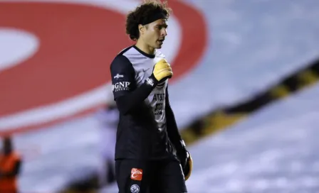 Memo Ochoa publicó selfie con frase motivacional tras goleada ante Querétaro