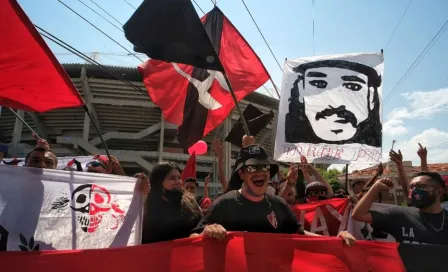 Atlas: Aficionados se reunieron afuera del Estadio Jalisco pese a pandemia