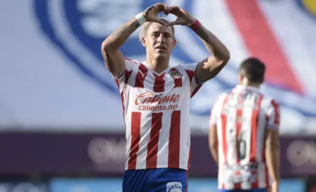 Chivas: Chicote Calderón le propuso matrimonio a su novia